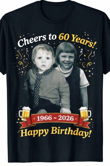 Geburtstags-T-Shirt mit zwei Kinderportraits und dem Schriftzug „Cheers to 60 Years!“